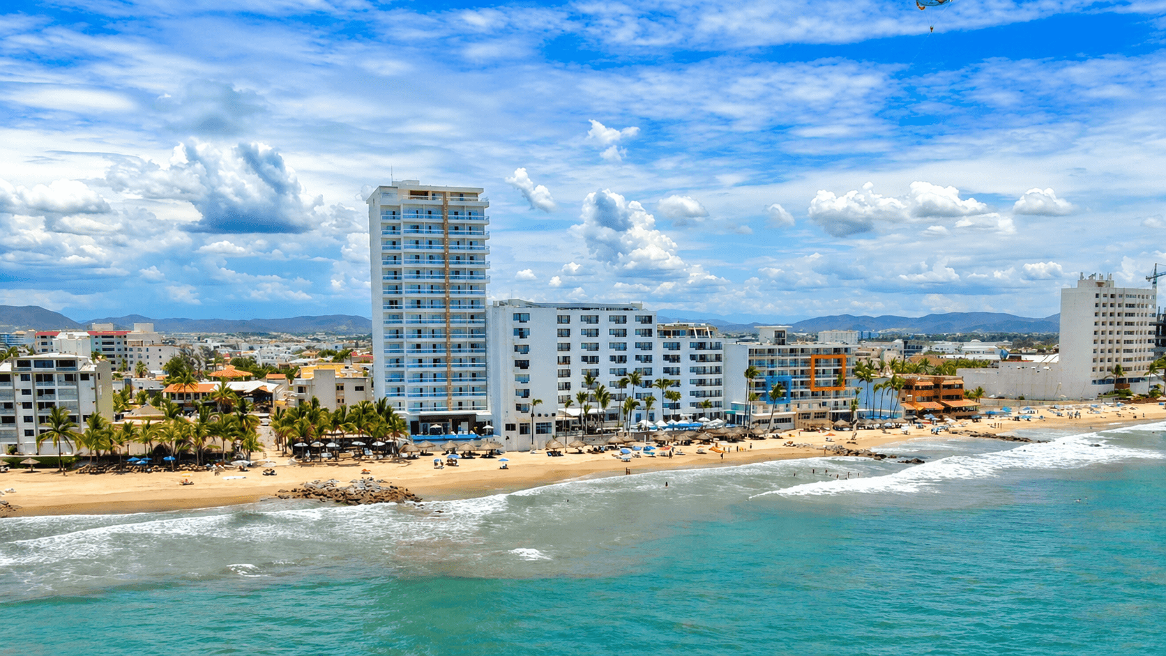 Playa y paisaje turístico de Mazatlán